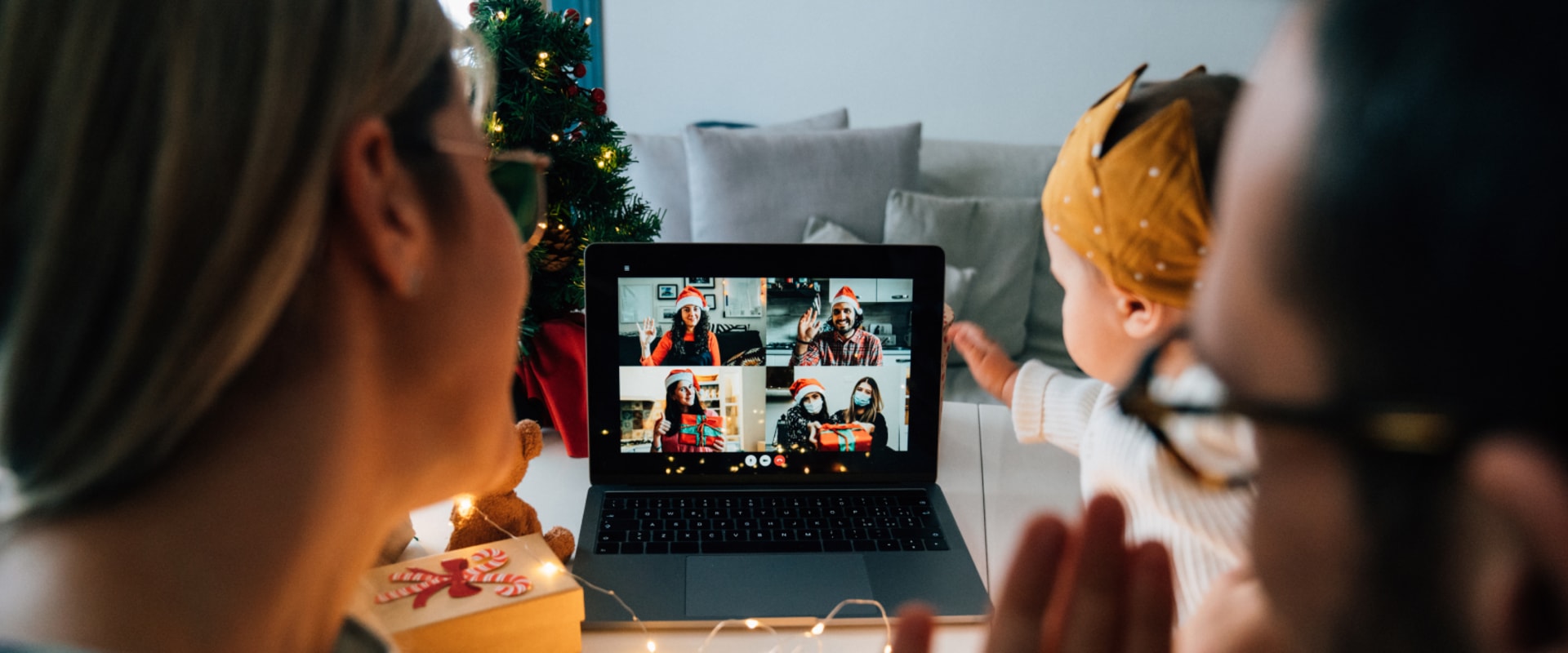 14 Ways for Seniors to Stay Connected with Family and Friends Through Technology